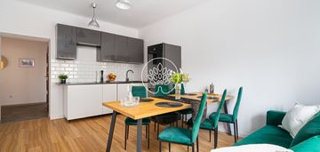 Ciche / kamienica / blisko metra