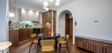 Nowyapartament w odnowionym budynku z windą !