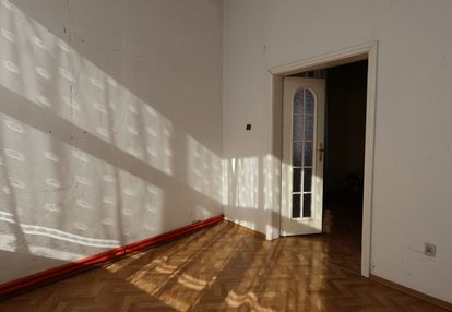 Duże mieszkanie w kamienicy z potencjałem