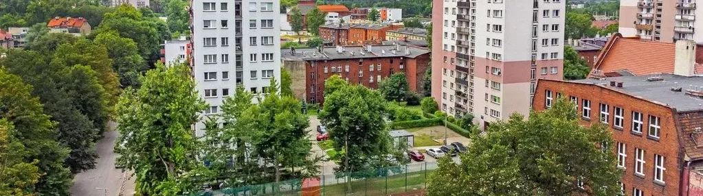 Blok, 8 piętro, miejskie CO, do remontu, parking