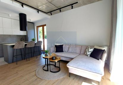 Komfortowe 3 pokoje z miejscem garażowym/ parkitka