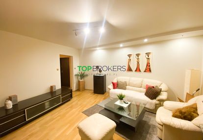 Komfortowe 2 pokoje z osobną kuchnią, loggia