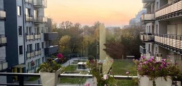 | duża loggia | po remoncie | miejsce postojowe |