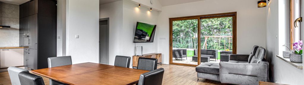 Wyjątkowy dom parterowy z katedralnym salonem