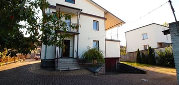 Dom wolnostojący * os.skorupy* blisko centrum