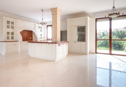 Przestronny dom w wilanowie, 6 sypialni, 450m2