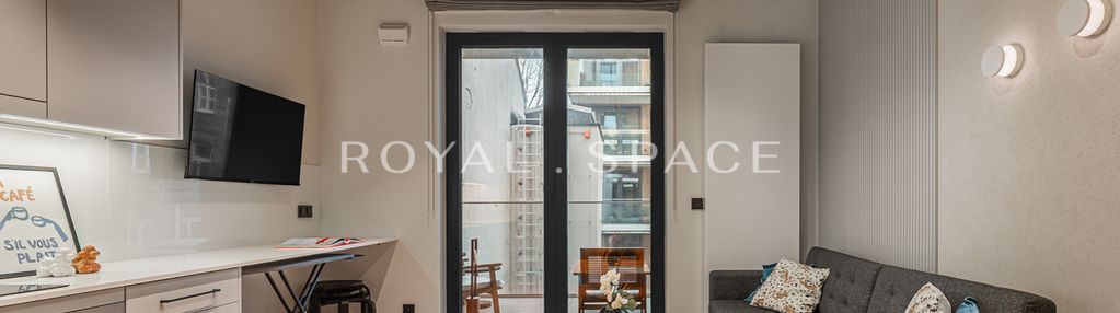 Emilii plater 15 | nowoczesne studio z balkonem!