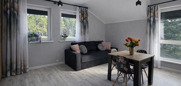 Nowoczesne 2-pokojowe mieszkanie z ogródkiem skoki