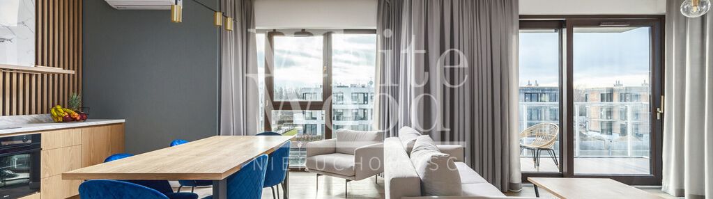 Komfortowy apartament z widokiem na marinę.