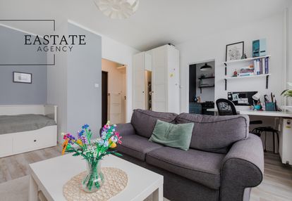 Przestronna kawalerka z osobną kuchnią