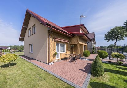 Dom z widokiem na las z dużą działką