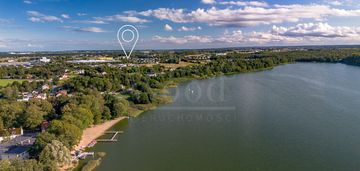 Dom przy jeziorze w tuchomiu