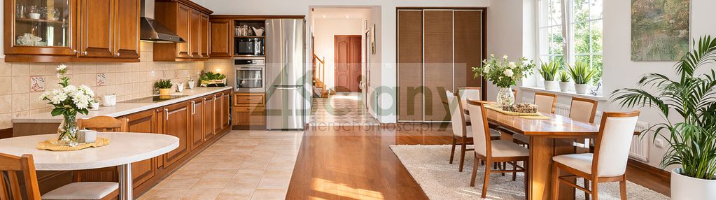 Atrakcyjny dom w centrum piaseczna