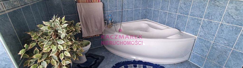 Segment z ogródkiem 600m2 i garażem w bryle