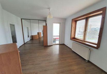 Gocław | kawalerka z oddzielna dużą kuchnią