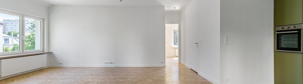 1-najemca/balkon/ogród/miejsce postojowe-73m