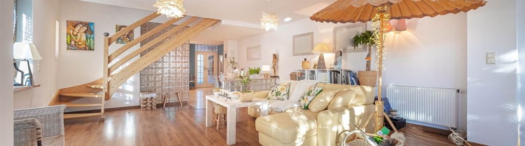 Ogród+taras, garaż,pralnia,miejsca parkingowe