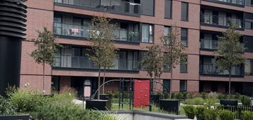 Kawalerka z widokiem na rzekę