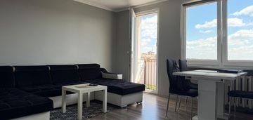Słoneczne z balkonem i widokiem przemków huta