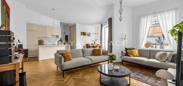 Przestronny apartament z parkingiem na powiślu