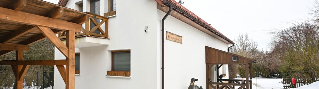 Dom z prywatną plażą nad rzeką wieprz