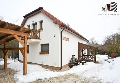 Dom z prywatną plażą nad rzeką wieprz