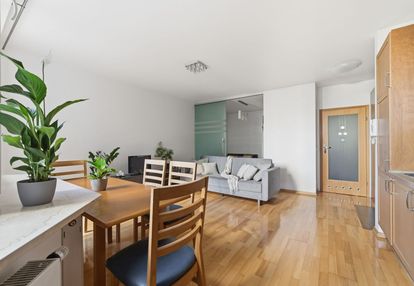 Śródmieście| 37,9 m² | ogród 81,9 m² | metro