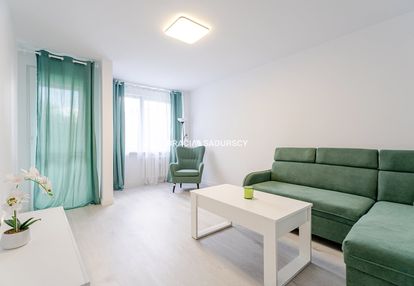 Po remoncie, do wejścia 3-pokojowe z balkonem