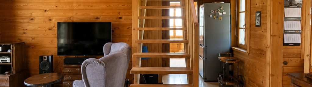 Drewniany dom premium nad stawem | 1 ha | sauna |