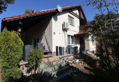 Dom na sprzedaż w 3 linii brzegowej od jeziora