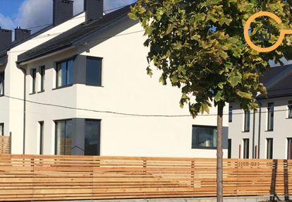 Nowoczesny dom szeregowy z ogrodem i garażem