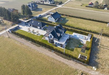 Wyjątkowy dom z basenem– wola zabierzowska