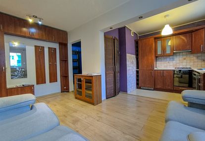 Pierwsze piętro, balkon, cisza i wygoda