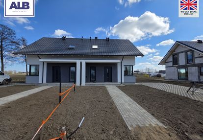 Dom w zabudowie bliźniaczej w ostaszewie