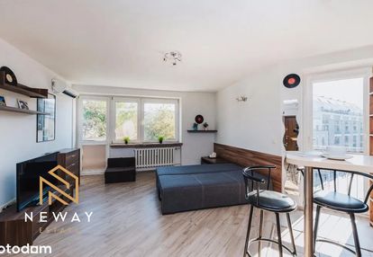 Zwierzyniecka/ 2 balkony/piwnica/miejsce  posto