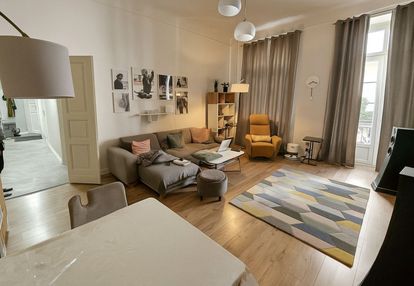 Kamienica pod atlasami, winda, dworzec