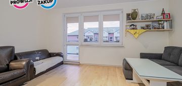 2 pokoje z oddzielną kuchnią i dużym balkonem