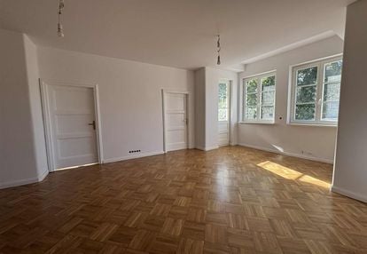 Magia światła w eleganckim mieszkaniu