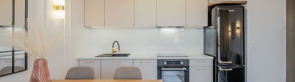 2 pokojowe mieszkanie, miejsce zewnętrzne +komórka