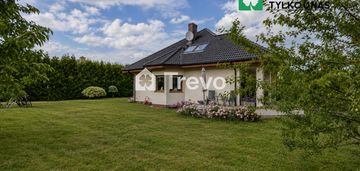 Dom wolnostojący | 932 m² działki | taras | garaż