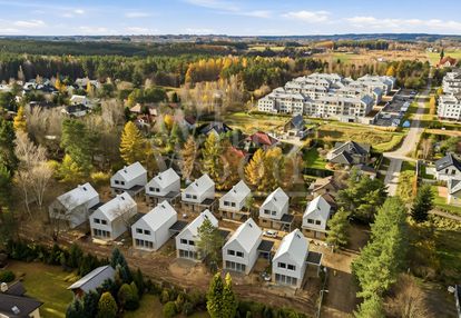 Ostatni dom w inwestycji "tęczowy zakątek"