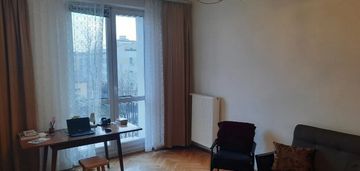 Kawalerka na pradze-południe