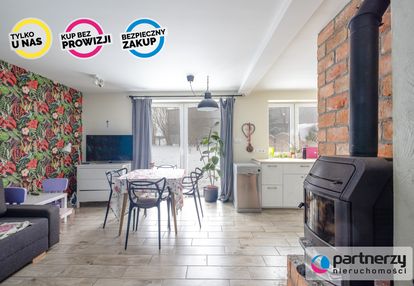 Dom na przeciwko szkoły w pomlewie