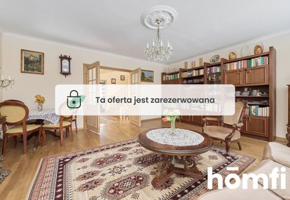 Duży, narożny dom w cichej okolicy