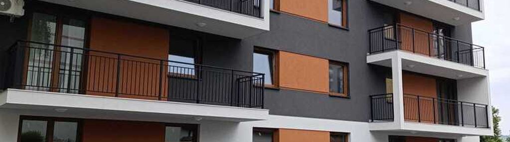 Bezczynszowe 1 piętro  37,50 z balkonem