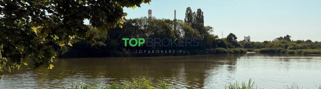 Elegancki duży dom nad jeziorem