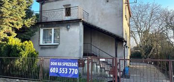 Dom z piwnicą | taras | budynek gospodarczy |