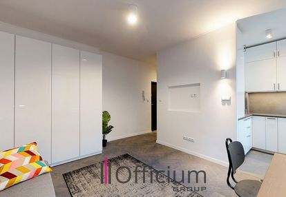 Kawalerka przy ul. hożej w kamienicy z windą