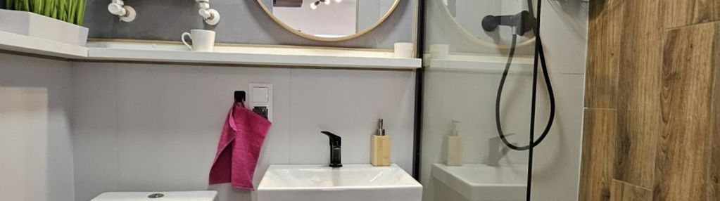 Całkowity koszt z mediami 1800 zł