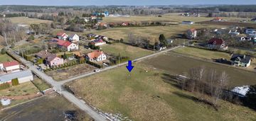 Działka budowlana w lipowej górze wschodniej- utwardzona droga i media